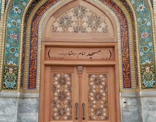 درب چوبی سنتی ورودی نمازخانه مسجد واماکن مذهبی گره چینی