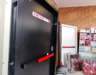 فروش انواع درب ضدحریق و تجهیزات آتشنشانی